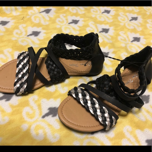 NEW W/Tags “Fun Flops” - Picture 1 of 4